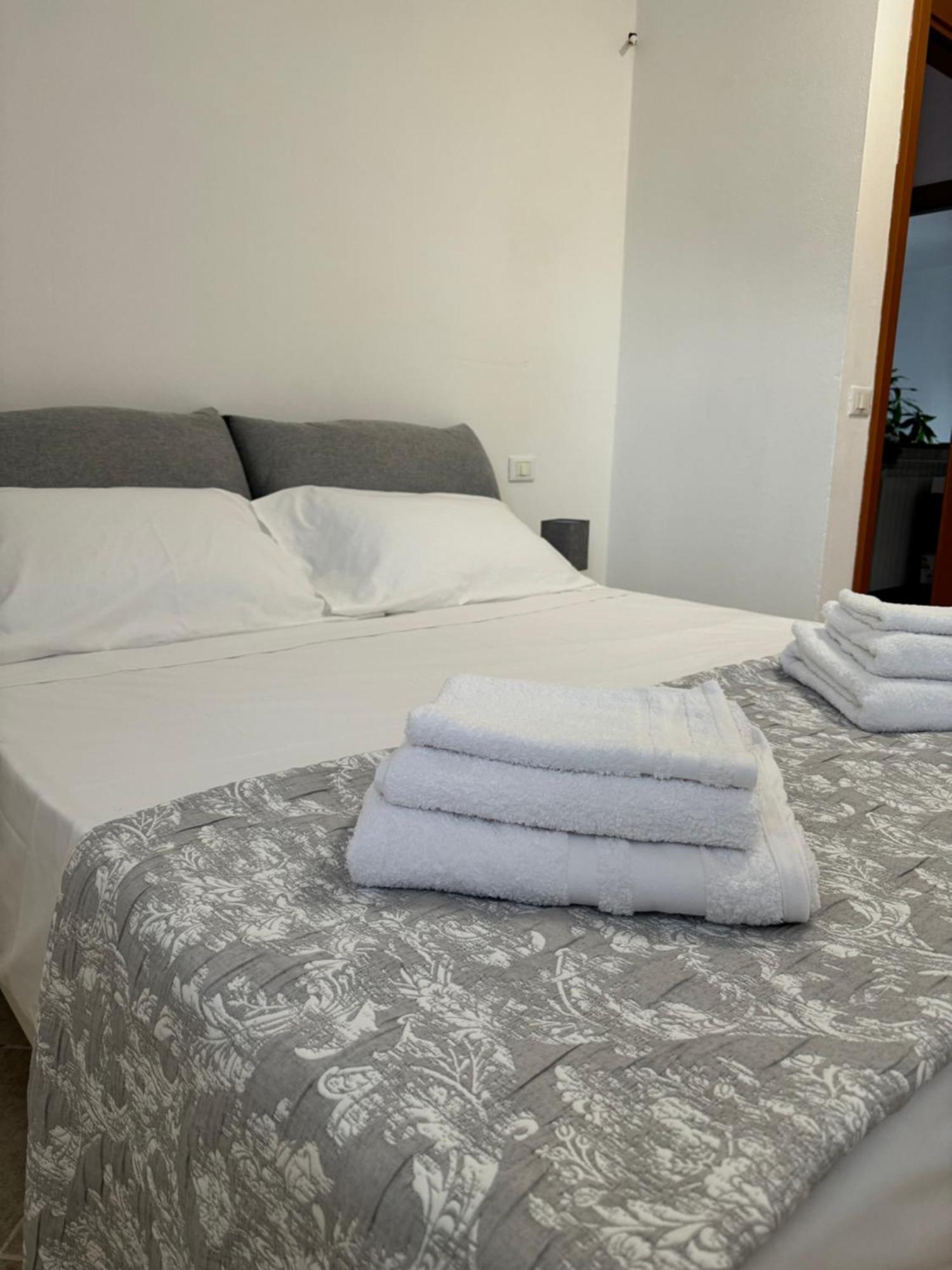 Serravalle Shop&Stay Serravalle Scrivia Eksteriør bilde