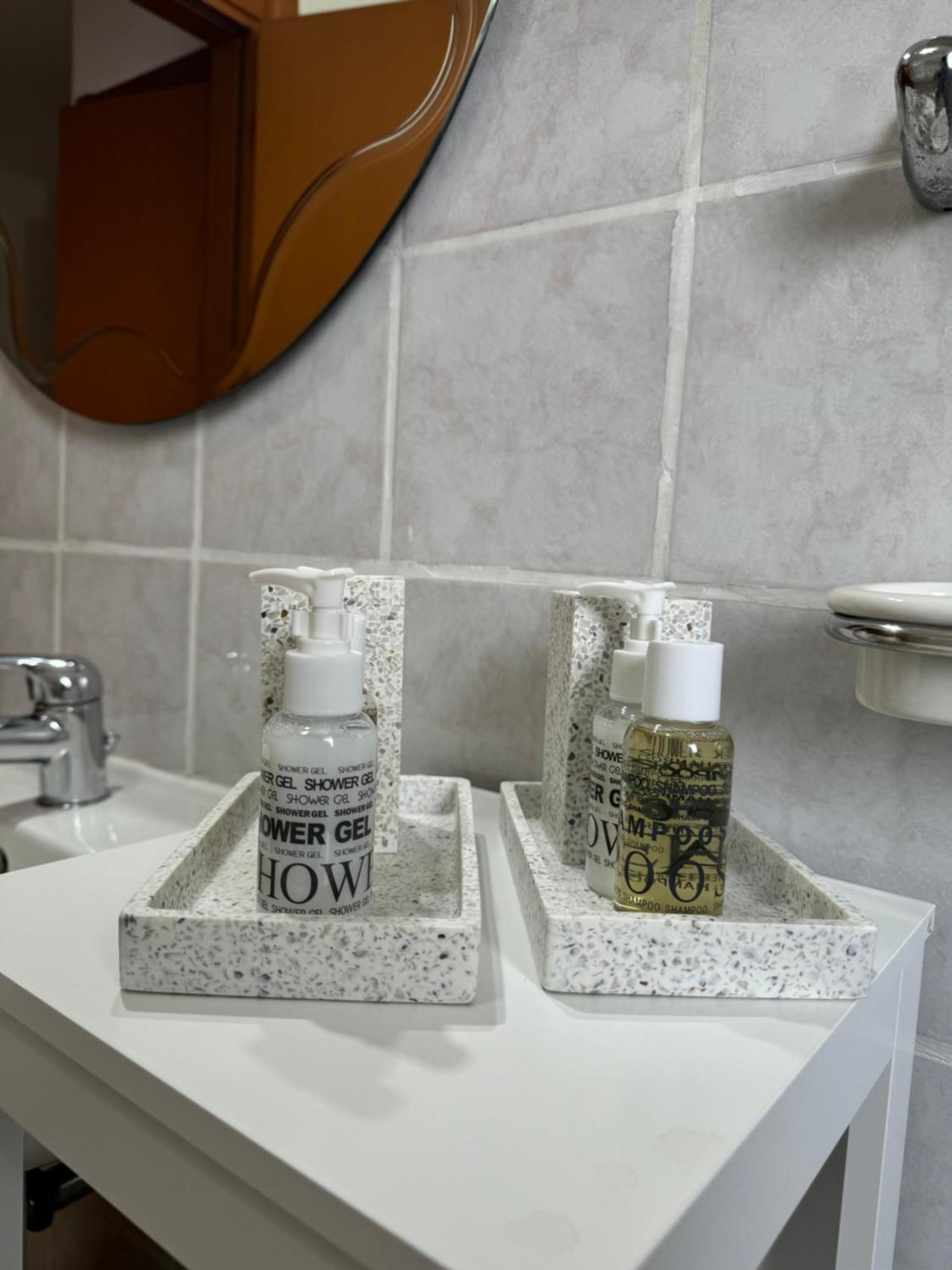 Serravalle Shop&Stay Serravalle Scrivia Eksteriør bilde